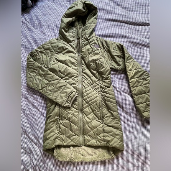EUC North face reversible synthetic jacket with soft & cozy lining - Picture 3 of 5